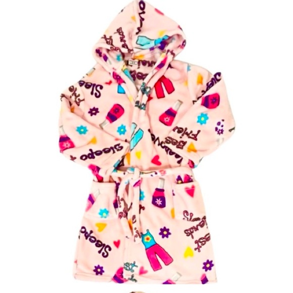 Made with Love and Kisses- Plush Pink
"Best Friends Sleepover" Robe - Picture 1 of 5